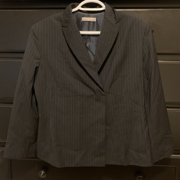 Vintage Anne Klein Brown thin-stripped petite jacket, lined, medium - Picture 3 of 10